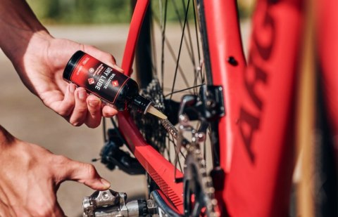 Olej do łańcucha WELDTITE DRY LUBE Z TEFLONEM 100ml Olej do łańcucha WELDTITE DRY LUBE Z TEFLONEM 100ml
