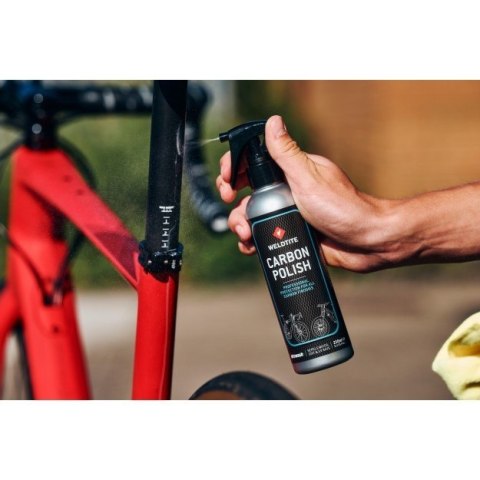 Płyn do mycia i konserwacji karbonu WELDTITE CARBON POLISH 250 ml Płyn do mycia i konserwacji karbonu WELDTITE CARBON POLISH 250 ml